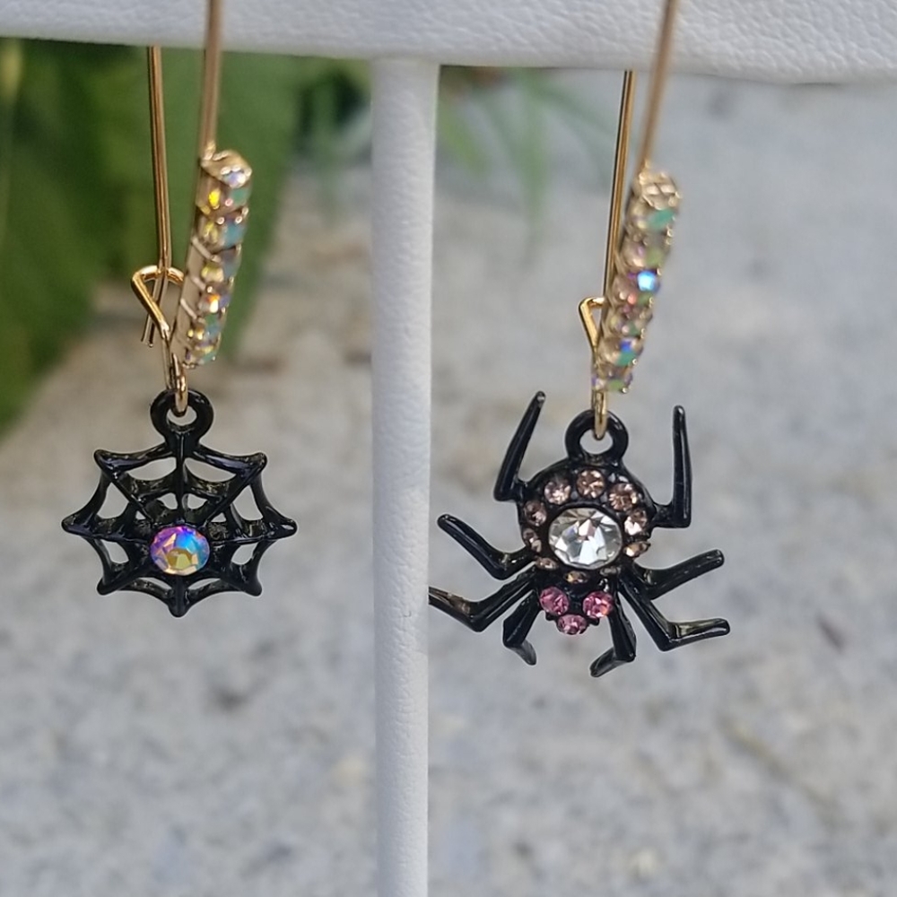 NWT - Betsey Johnson Spider Web Drop Earrings